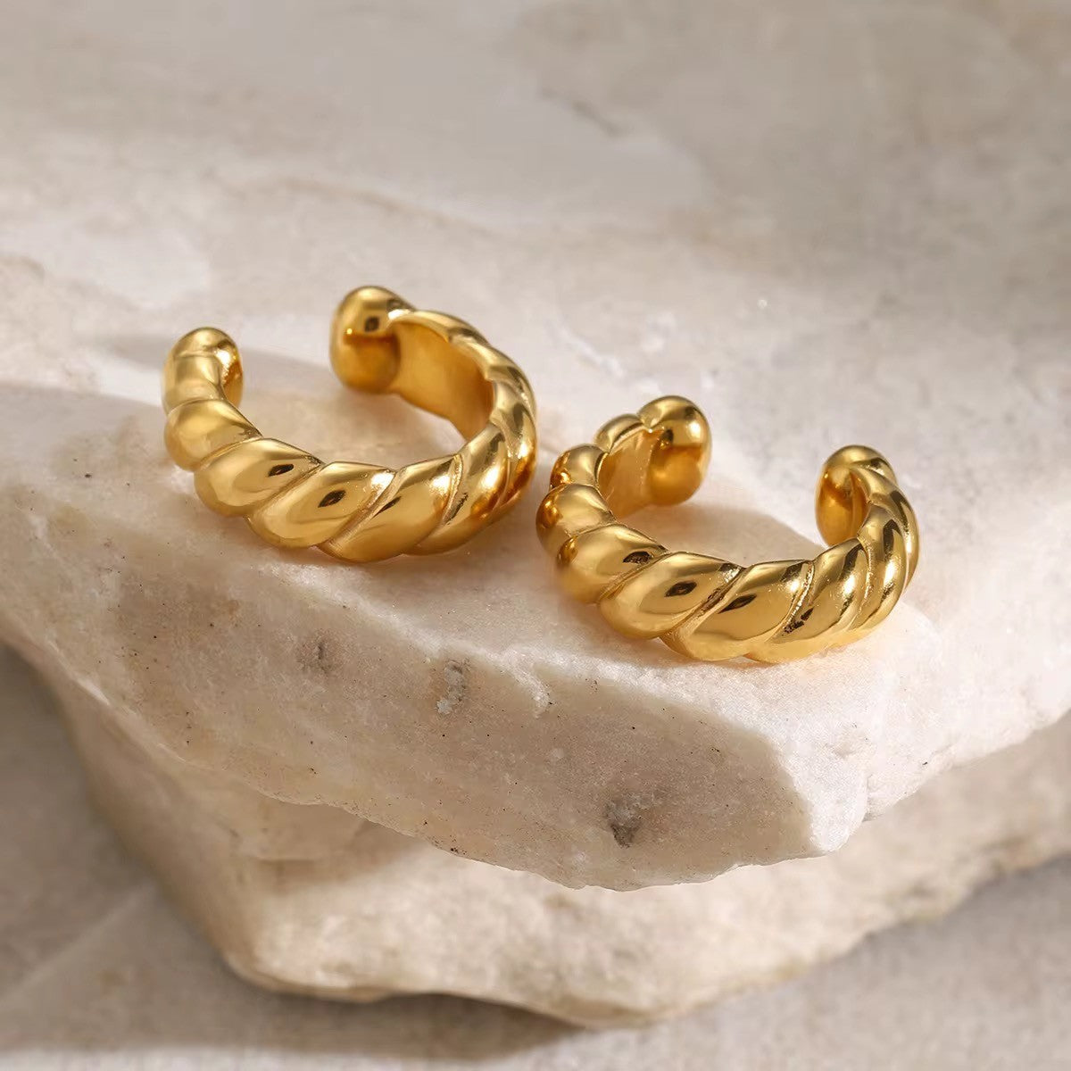 Ear cuff Twist